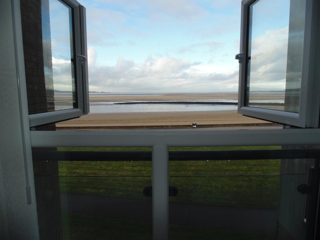 Awel Y Mor Apartment Llanelli Exterior foto